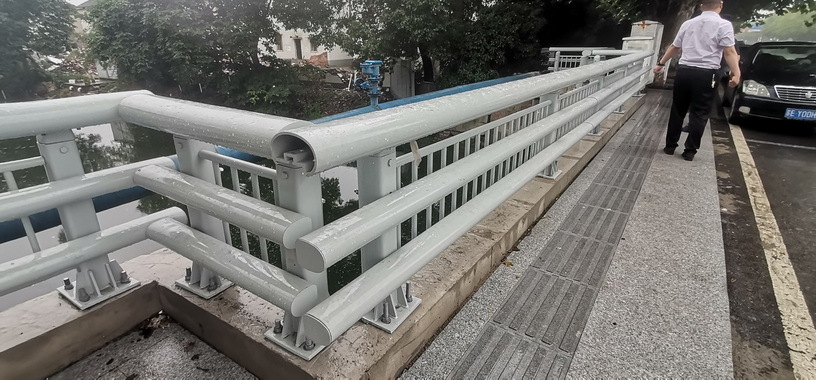 防撞护栏